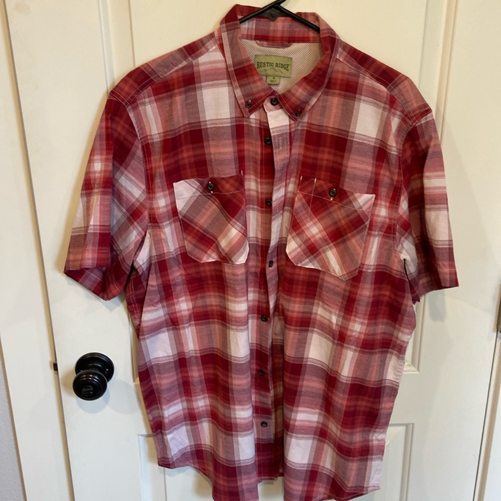 Men’s short sleeve button up